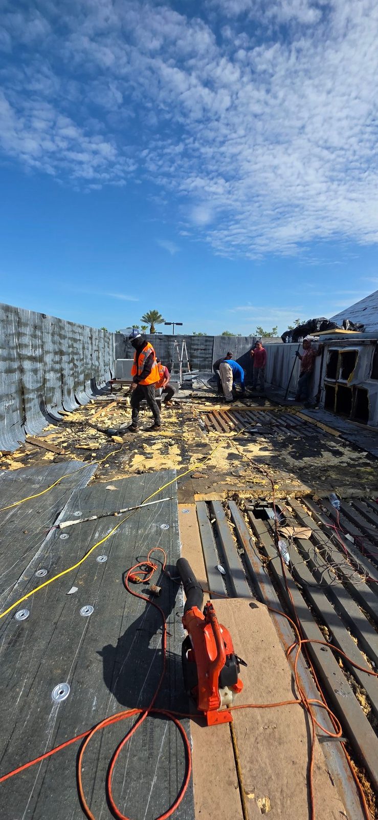 Adecuación comercial y EIFS, 12.000 pies cuadrados