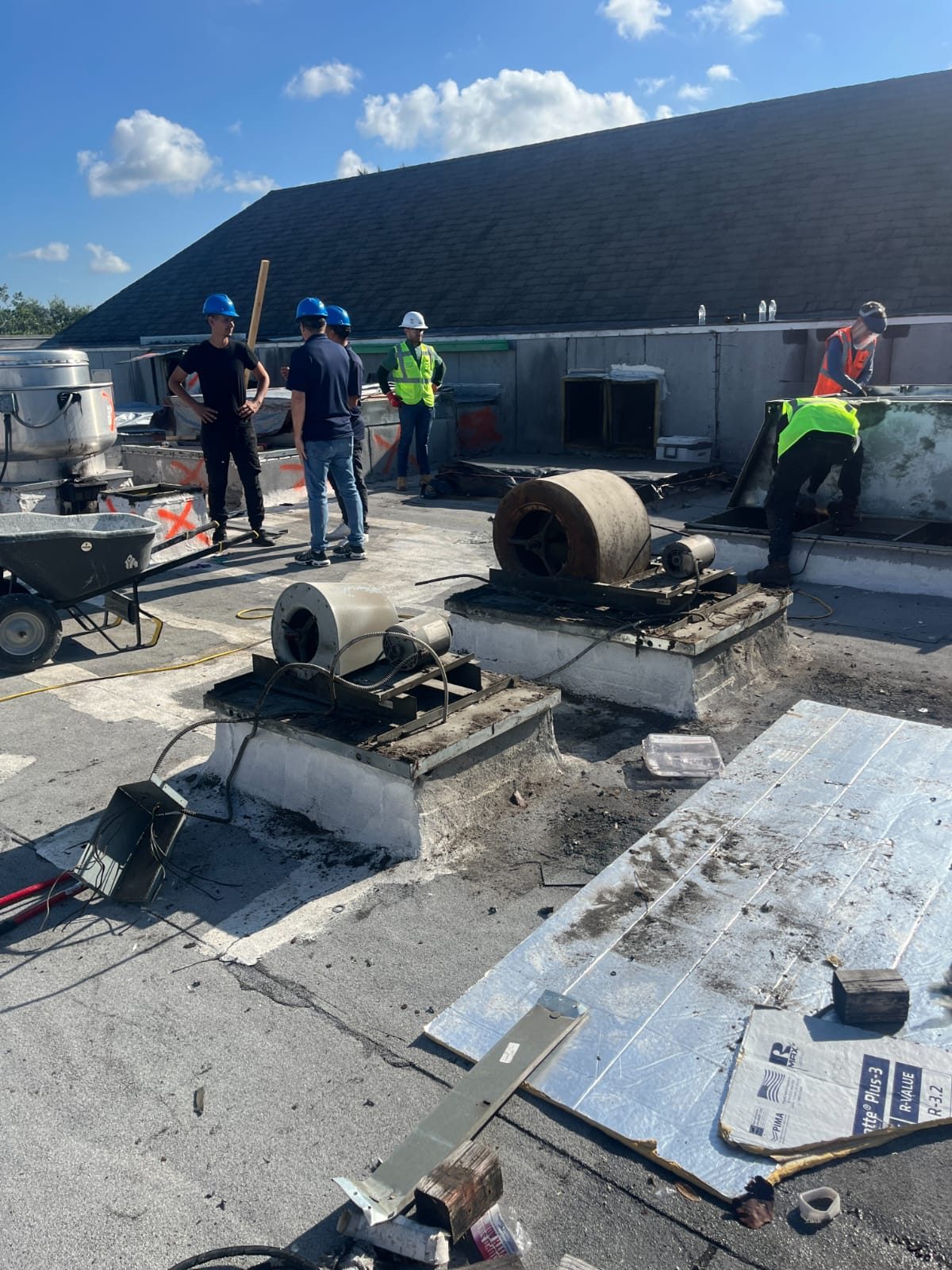 Adecuación comercial y EIFS, 12.000 pies cuadrados
