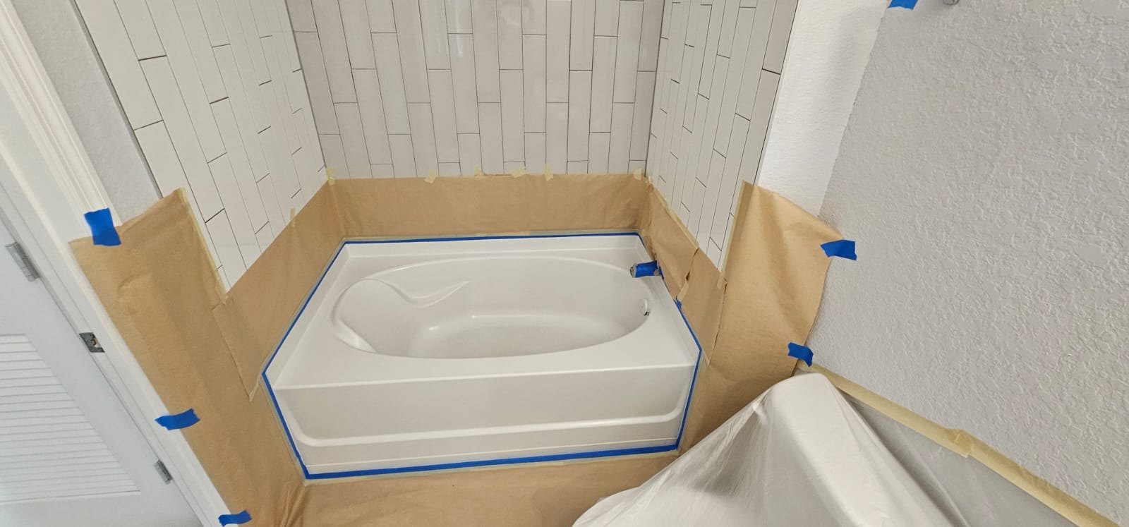 Bathtub and Shower Resurfacing, 800+ Units