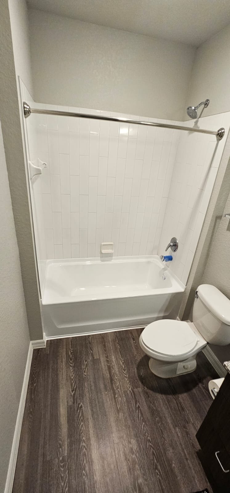 Bathtub and Shower Resurfacing, 800+ Units