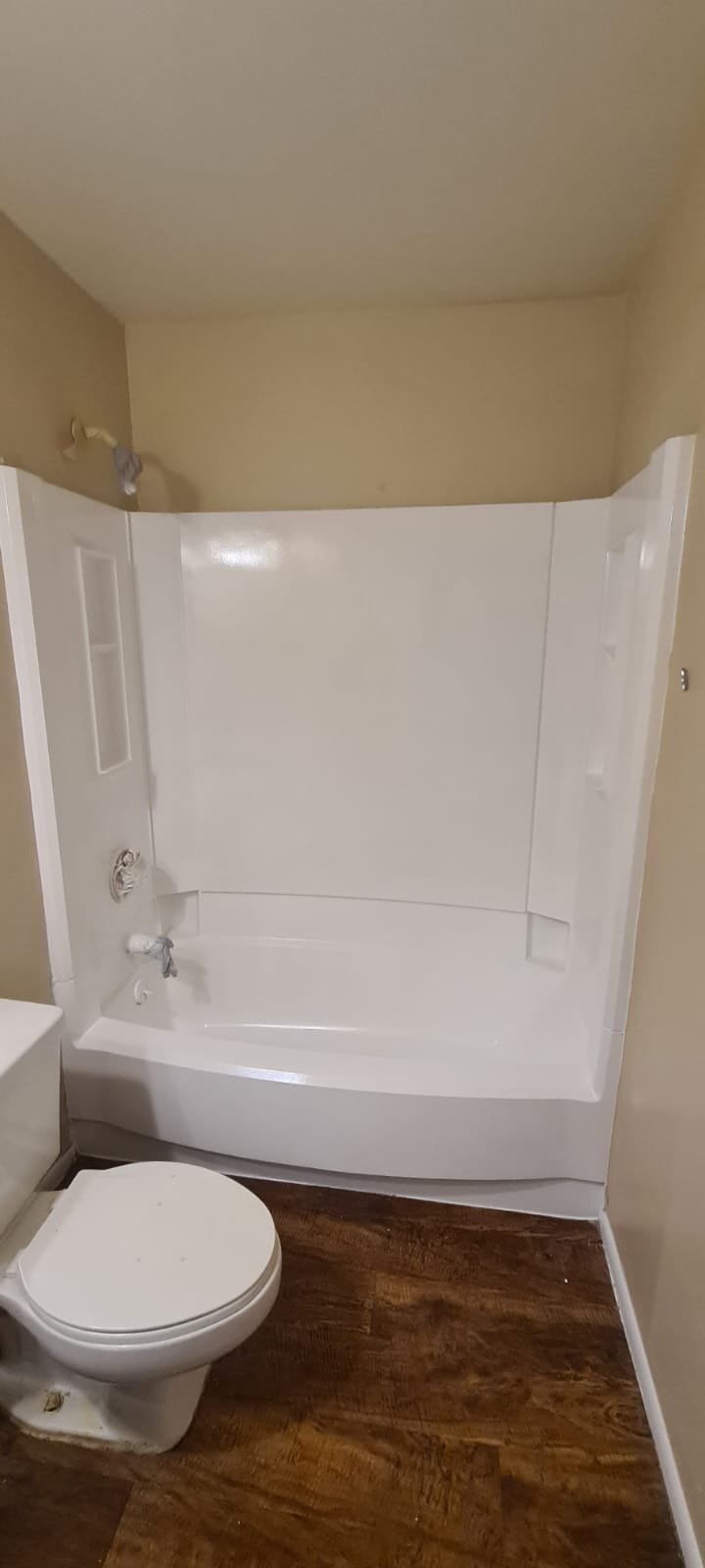 Bathtub and Shower Resurfacing, 800+ Units