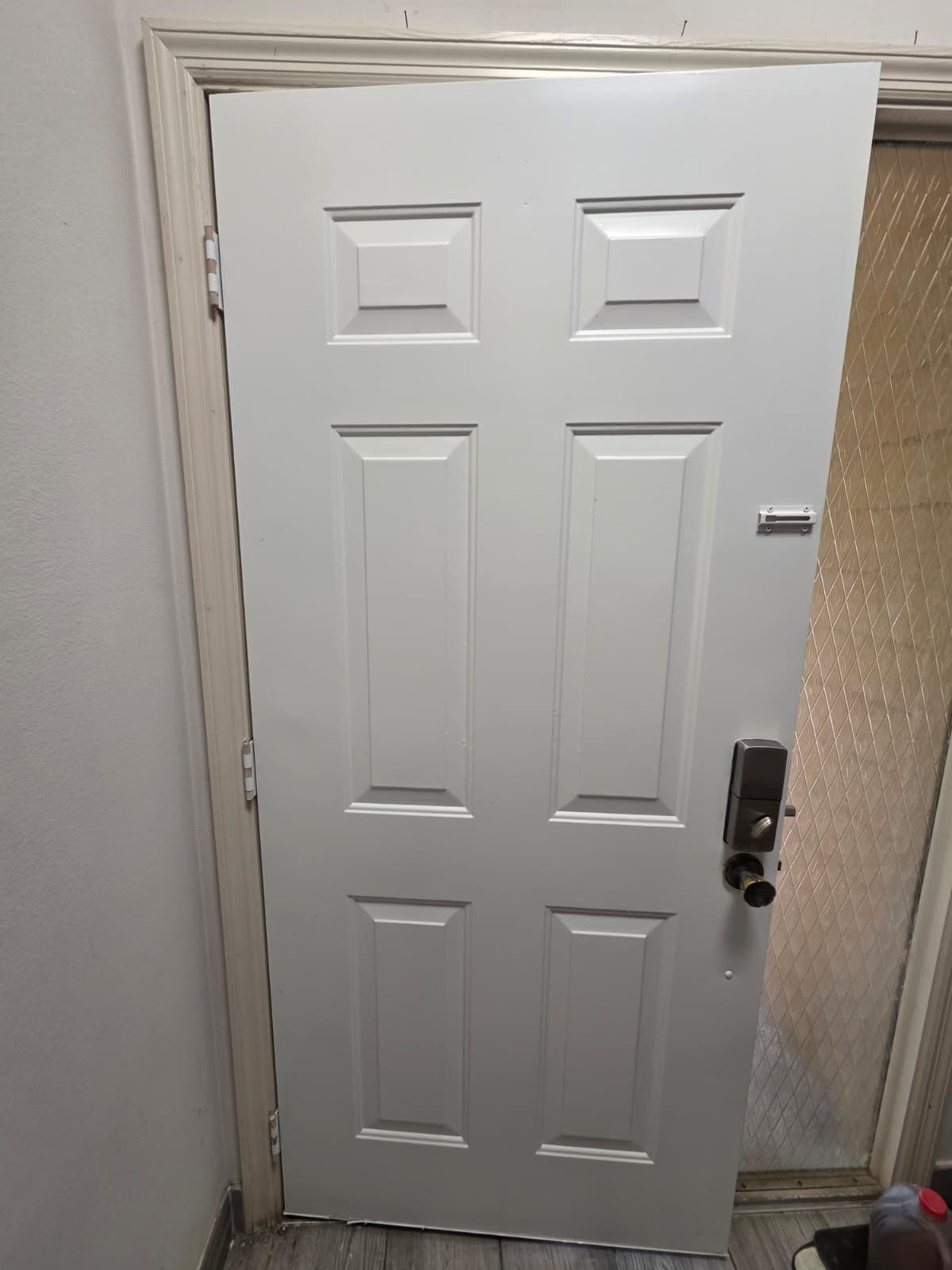 Repintado exterior, estuco y revestimiento de madera