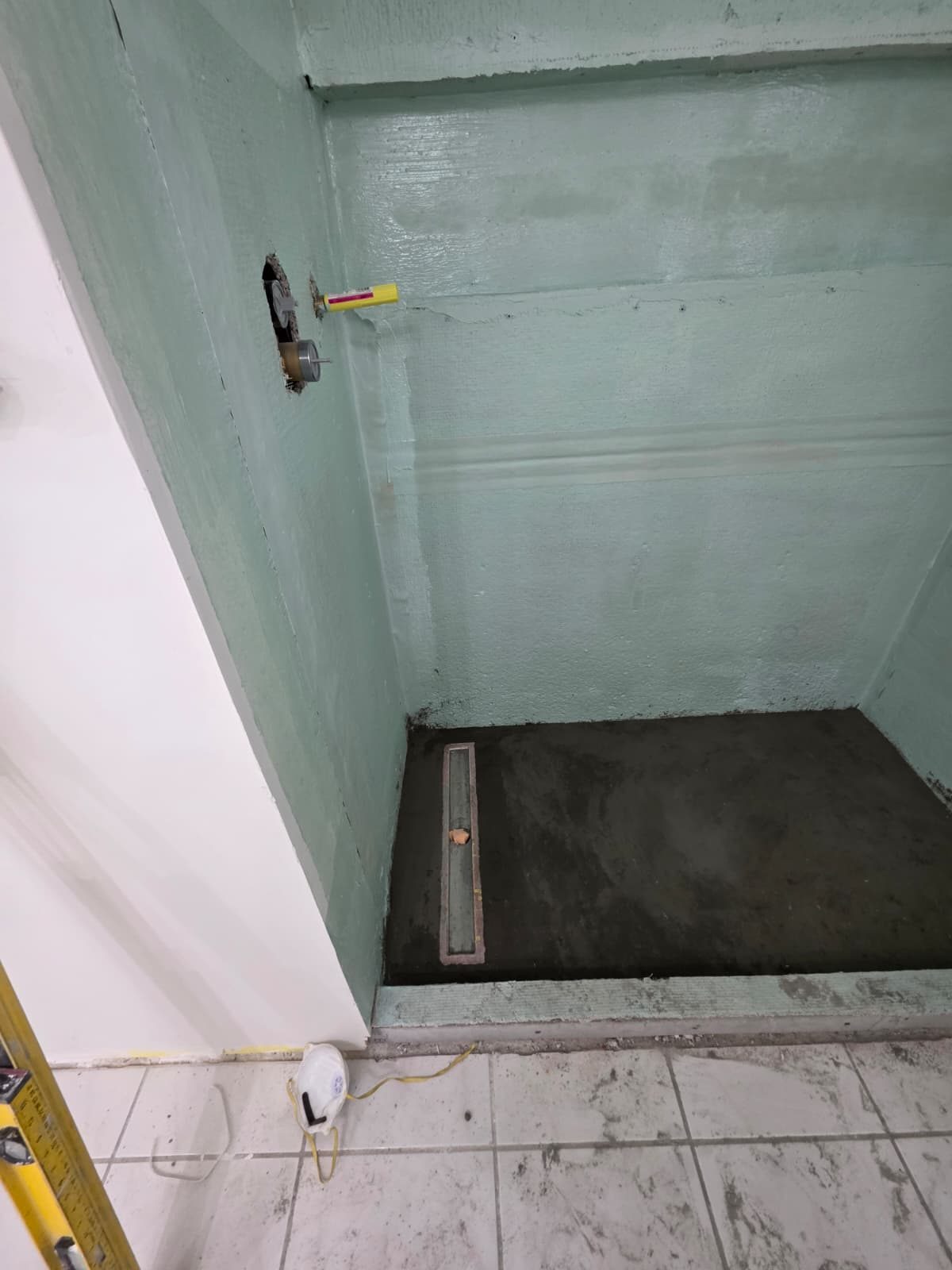 Piso de cerámica y reforma de baño en Clearwater