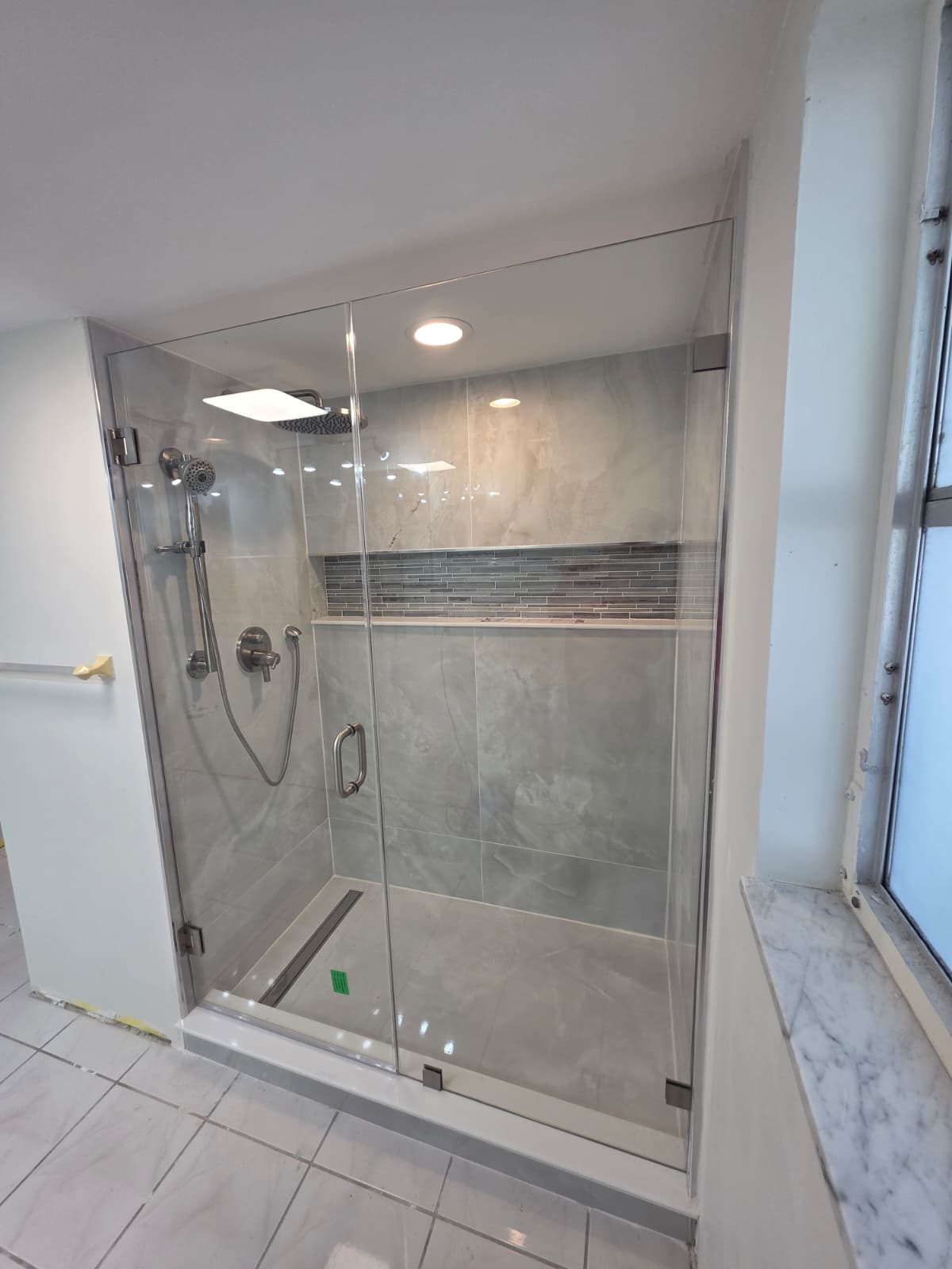 Piso de cerámica y reforma de baño en Clearwater